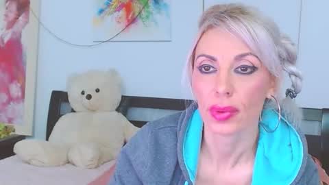 Lara online show from 02/28/26, 07:37