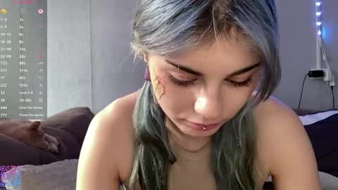 Snapshot of lillianhusk chatting on 05/28/26, 01:19 Amelia online show from 05/28/26, 01:19