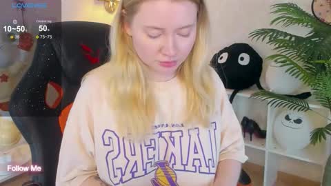 lillie_berry online show from 11/23/25, 05:46