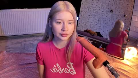 Snapshot of lillie_berry chatting on 01/13/26, 05:02 lillie_berry online show from 01/13/26, 05:02