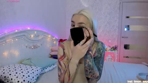 LilliMoore online show from 09/20/25, 11:50