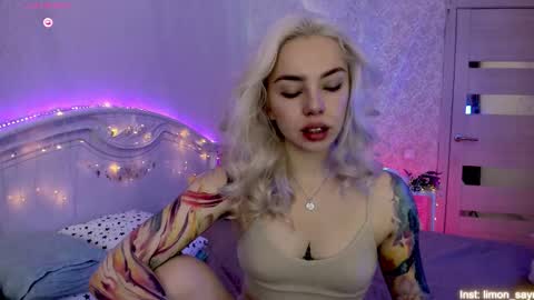 LilliMoore online show from 09/24/25, 12:03