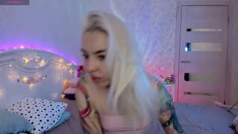 LilliMoore online show from 09/29/25, 11:20