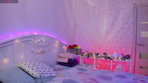 LilliMoore online show from 11/08/25, 02:45