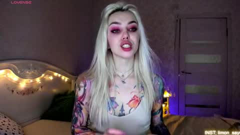 LilliMoore online show from 06/04/26, 11:22