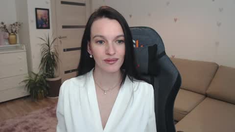 Snapshot of lilliyves chatting on 05/25/26, 05:30 lilliyves online show from 05/25/26, 05:30