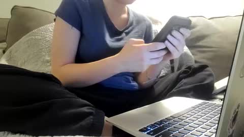 Snapshot of lilly49547 chatting on 02/14/26, 03:03 Lilly online show from 02/14/26, 03:03