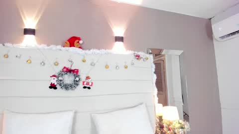 Snapshot of lilly_2809_ chatting on 12/24/24, 07:49 Lizeth follow me in my igimlilycute 3 online show from 12/24/24, 07:49