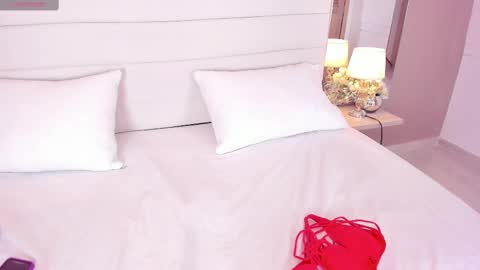 Snapshot of lilly_2809_ chatting on 02/14/25, 04:37 Lizeth follow me in my igimlilycute 3 online show from 02/14/25, 04:37