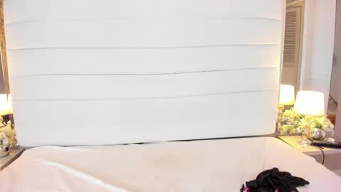 Snapshot of lilly_2809_ chatting on 09/12/25, 04:23 Lizeth follow me in my igimlilycute 3 online show from 09/12/25, 04:23