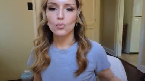 lilly_adams88 online show from 04/07/26, 10:31