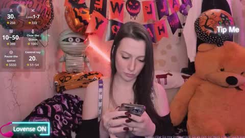 Lilly  online show from 10/21/25, 07:03