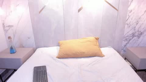 Snapshot of lilly_blear chatting on 02/05/25, 11:55 lilly online show from 02/05/25, 11:55