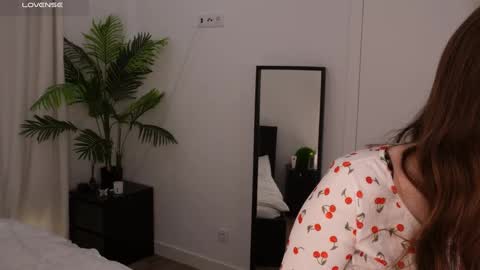 Lilly Colins online show from 01/05/25, 01:58