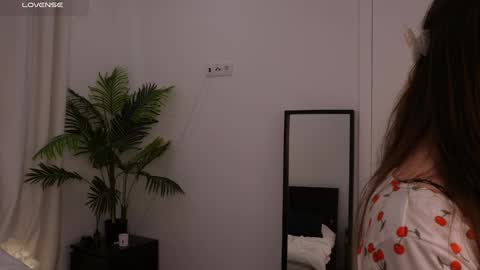 Lilly Colins online show from 01/18/25, 09:02