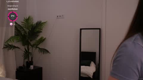 Lilly Colins online show from 01/20/25, 09:01