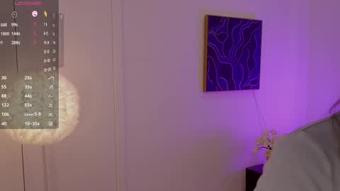 Lilly Colins online show from 03/10/25, 06:45