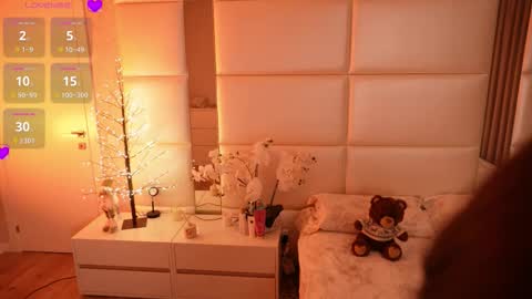 Lilly Colins online show from 02/09/26, 07:29