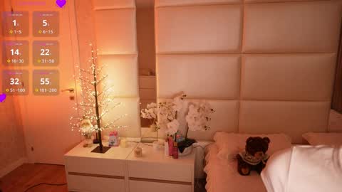 Lilly Colins online show from 03/10/26, 08:03