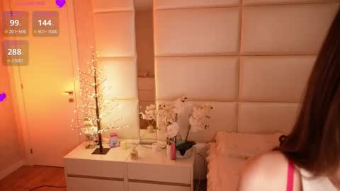 Lilly Colins online show from 03/16/26, 08:13