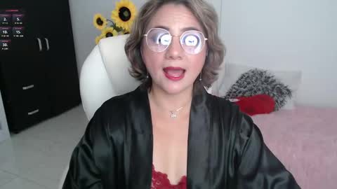 Snapshot of lilly_milf chatting on 02/22/25, 11:46 Lilly online show from 02/22/25, 11:46
