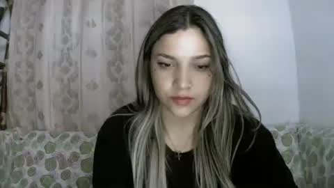 Snapshot of lilly_ocean22 chatting on 03/17/26, 06:17 Sey - Lilly online show from 03/17/26, 06:17