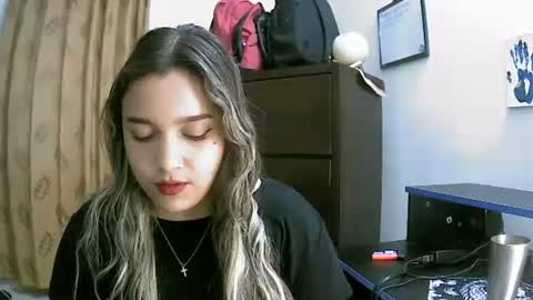 Snapshot of lilly_ocean22 chatting on 04/14/26, 08:09 Sey - Lilly online show from 04/14/26, 08:09