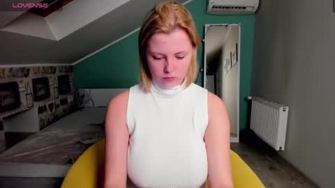 Lilly Depp online show from 12/28/24, 12:26