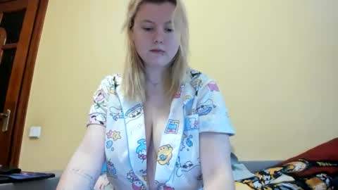 Lilly Depp online show from 11/23/25, 12:05