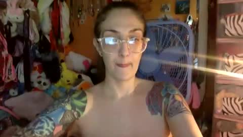 hi guys im back on here 3 online show from 10/20/25, 09:15