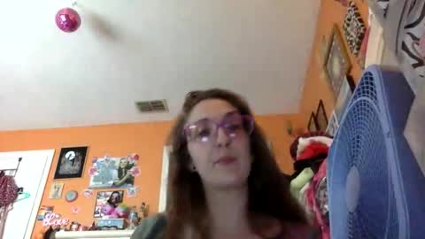 Snapshot of lillylushabae chatting on 04/29/26, 08:59 hi guys im back on here 3 online show from 04/29/26, 08:59