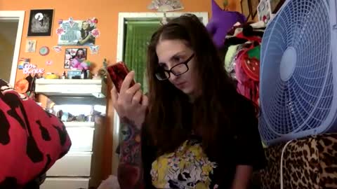 Snapshot of lillylushabae chatting on 06/07/26, 07:06 hi guys im back on here 3 online show from 06/07/26, 07:06