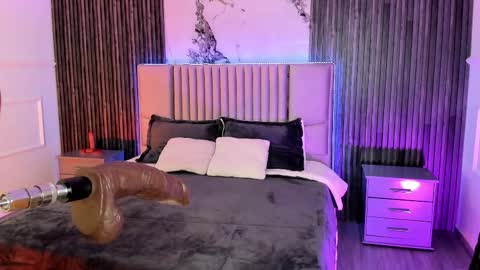 Lilly Ortiz online show from 10/15/25, 07:58