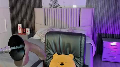 Lilly Ortiz online show from 12/13/25, 08:47