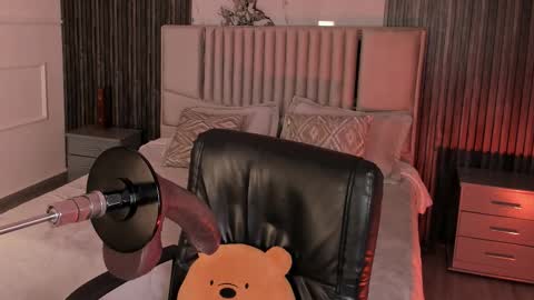 Lilly Ortiz online show from 02/17/26, 08:04