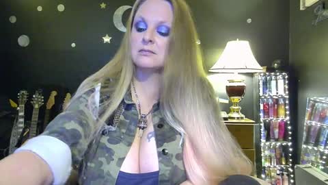 Lillyth Eden online show from 12/17/24, 04:34