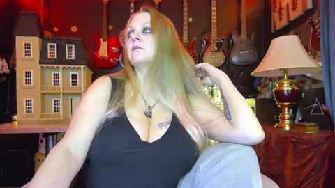 Lillyth Eden online show from 02/11/25, 06:19