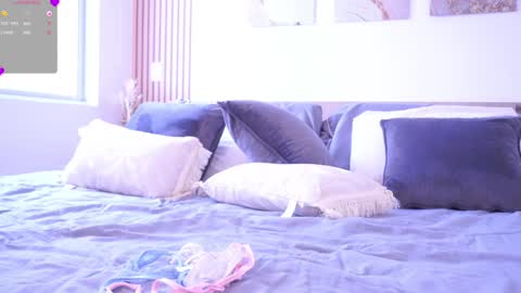 Snapshot of lillythompson_ chatting on 12/06/24, 05:44 Lilly Thompson online show from 12/06/24, 05:44