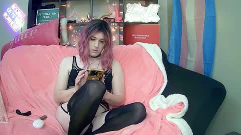 lillyVonT online show from 10/29/25, 09:16