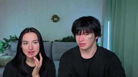 Snapshot of lilo_meow chatting on 12/04/25, 02:37 Kris Lilo online show from 12/04/25, 02:37