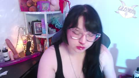 Snapshot of lilomoon69 chatting on 12/02/24, 02:53 Lilo online show from 12/02/24, 02:53