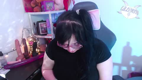 Snapshot of lilomoon69 chatting on 12/03/24, 02:25 Lilo online show from 12/03/24, 02:25