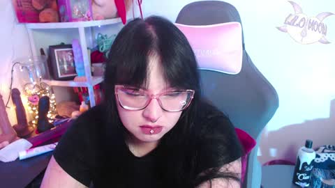 Snapshot of lilomoon69 chatting on 12/06/24, 03:30 Lilo online show from 12/06/24, 03:30