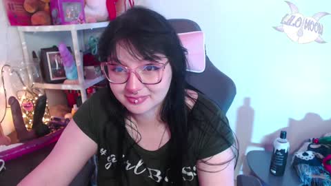 Snapshot of lilomoon69 chatting on 12/08/24, 06:54 Lilo online show from 12/08/24, 06:54