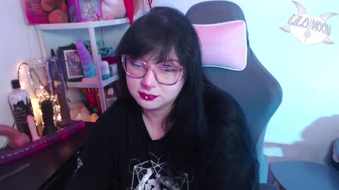 Snapshot of lilomoon69 chatting on 12/13/24, 03:38 Lilo online show from 12/13/24, 03:38