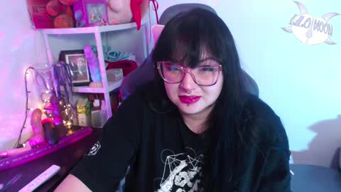 Snapshot of lilomoon69 chatting on 12/16/24, 02:36 Lilo online show from 12/16/24, 02:36