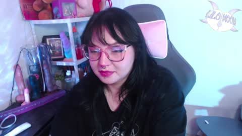 Snapshot of lilomoon69 chatting on 12/16/24, 05:38 Lilo online show from 12/16/24, 05:38