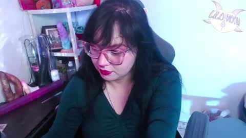Snapshot of lilomoon69 chatting on 12/17/24, 03:28 Lilo online show from 12/17/24, 03:28