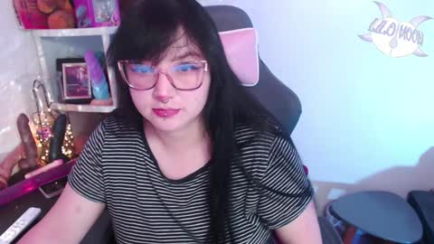 Snapshot of lilomoon69 chatting on 12/24/24, 03:38 Lilo online show from 12/24/24, 03:38