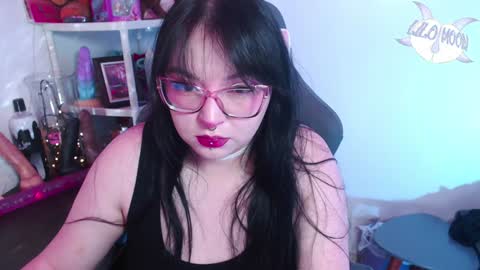 Snapshot of lilomoon69 chatting on 12/29/24, 03:11 Lilo online show from 12/29/24, 03:11